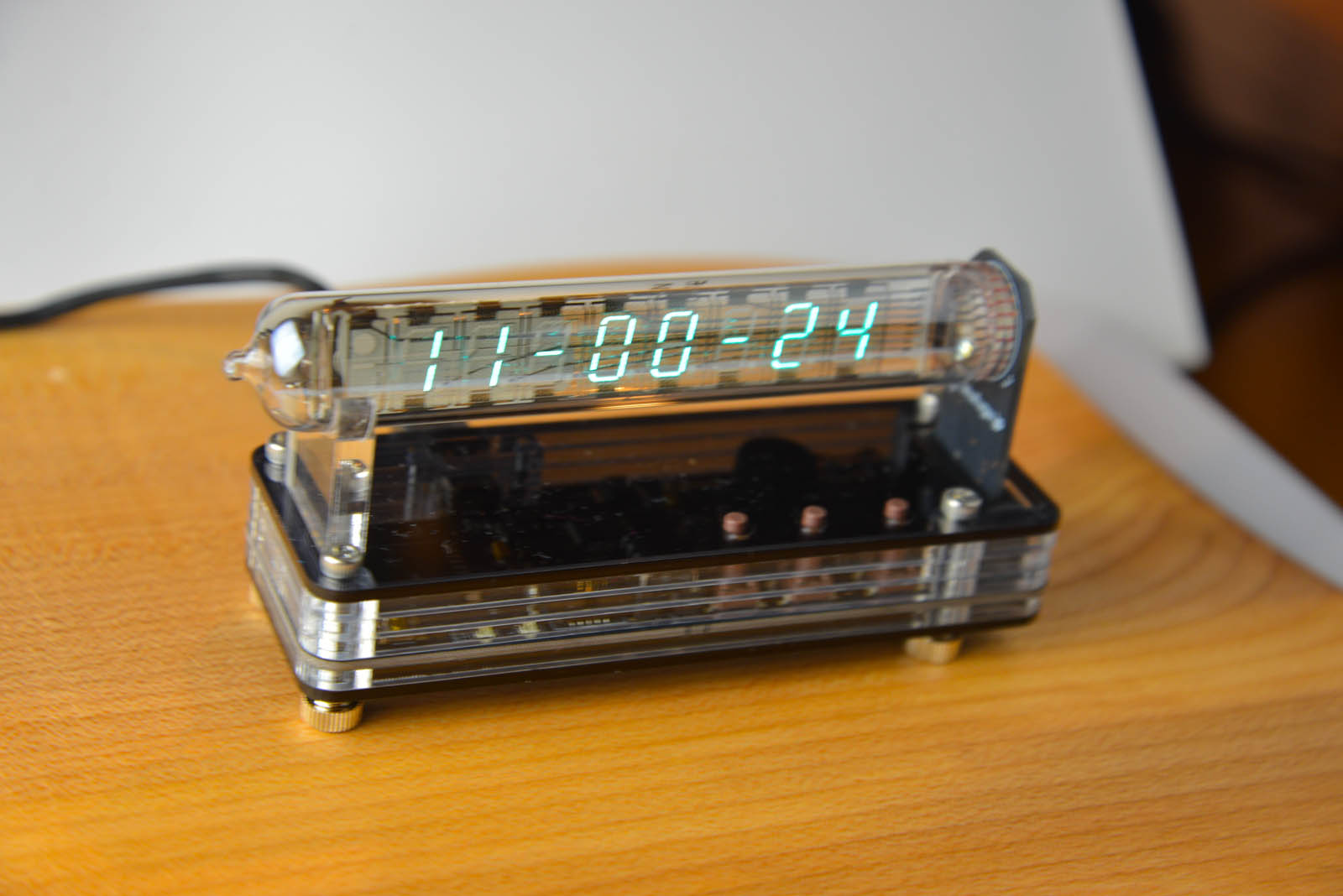 Часы б 4 1. VFD часы ардуино. Ретро часы на Arduino. Винтажные мини-часы VFD. Steam Clock IV.